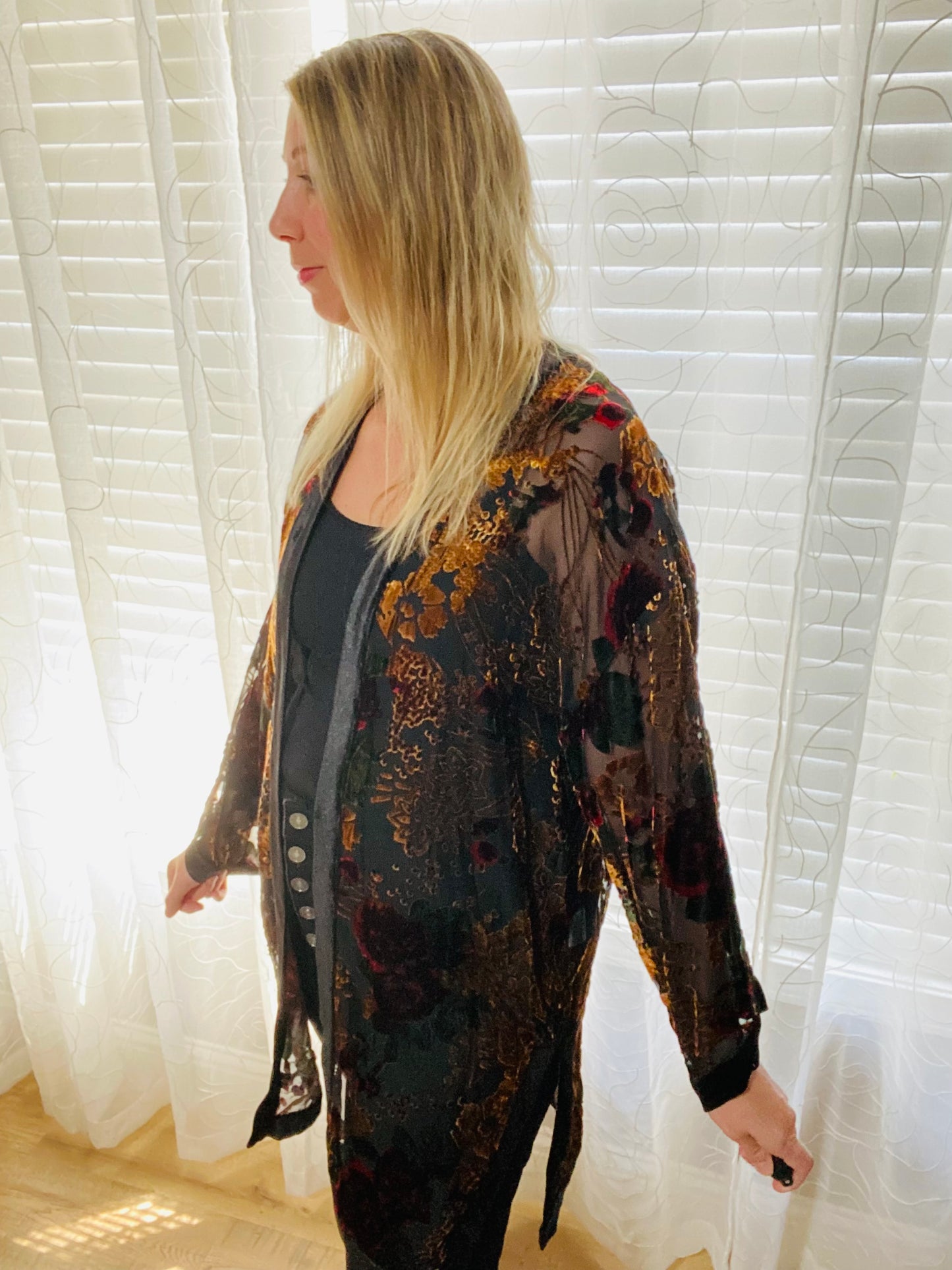 Viv Floral Burnout Velvet Kimono