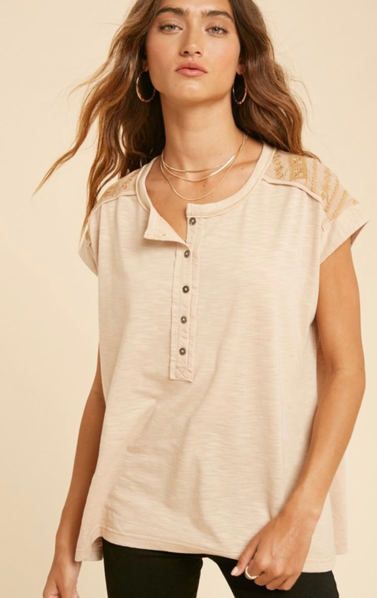 Nina Contrast Short Sleeve Henley